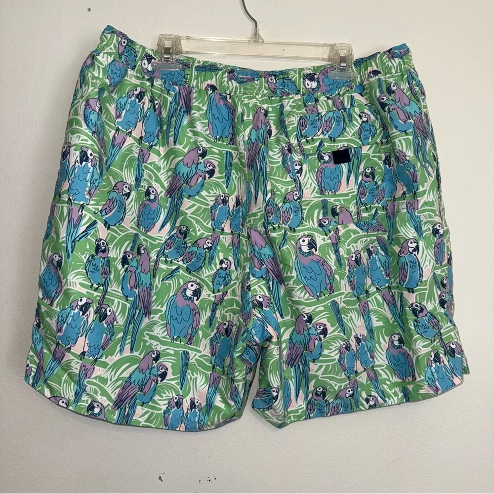Vineyard Vines Parrot Print Mens Swim Trunks Size XL Mesh Lined 7